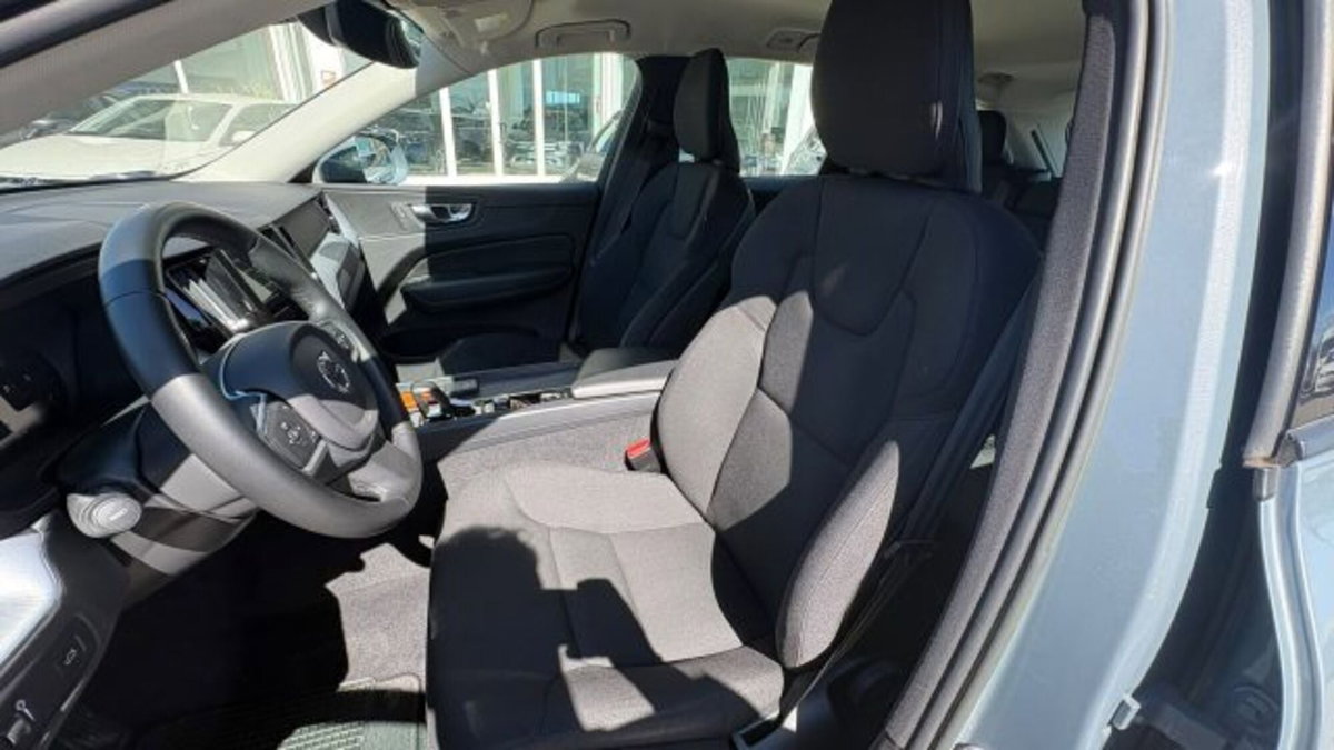 Volvo XC60 B4 (d) AWD Geartronic Momentum N1 (10)