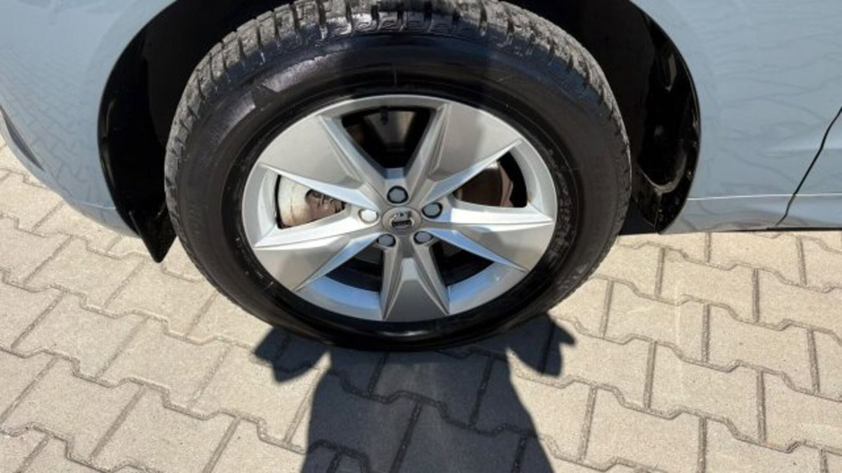 Volvo XC60 B4 (d) AWD Geartronic Momentum N1 (6)