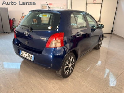 Toyota Yaris 1.3 5 porte Luna (4)