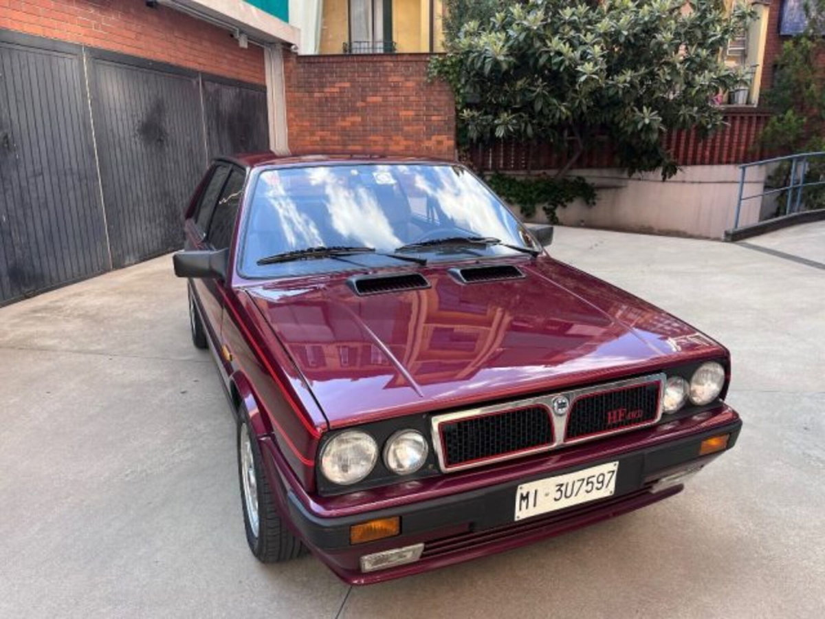 Lancia Delta turbo HF 4WD (7)