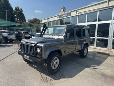 Land Rover Defender 110 2.4 TD4 Station Wagon SE usata