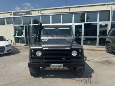 Land Rover Defender 110 2.4 TD4 Station Wagon SE (2)