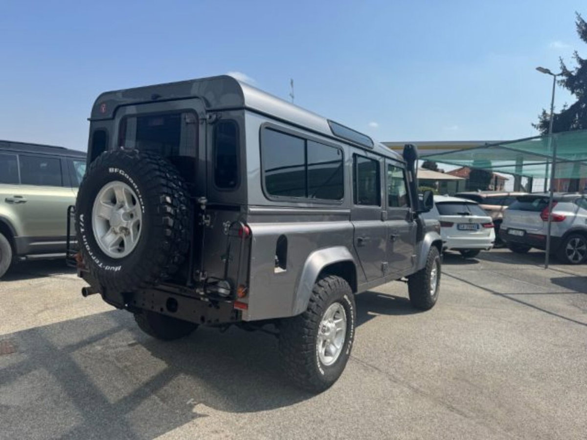 Land Rover Defender 110 2.4 TD4 Station Wagon SE (5)
