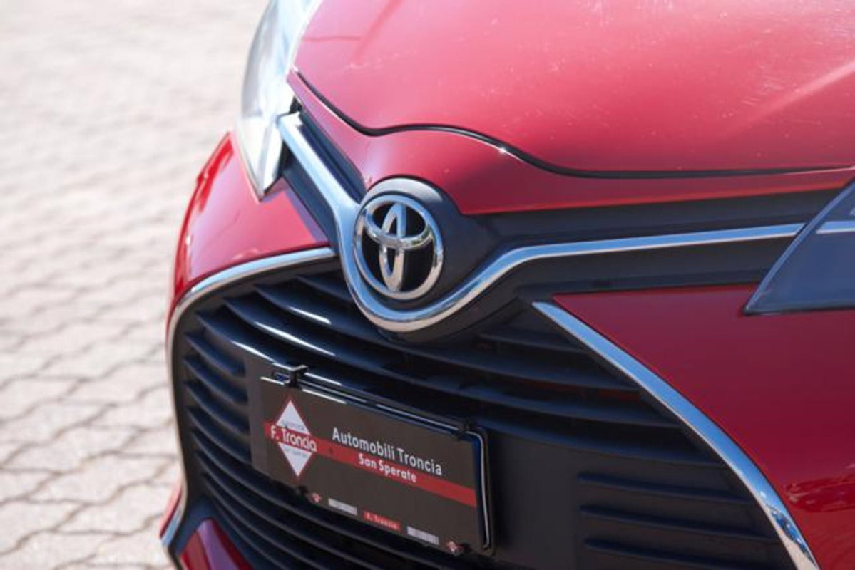 Toyota Yaris 1.0 5 porte Active (3)
