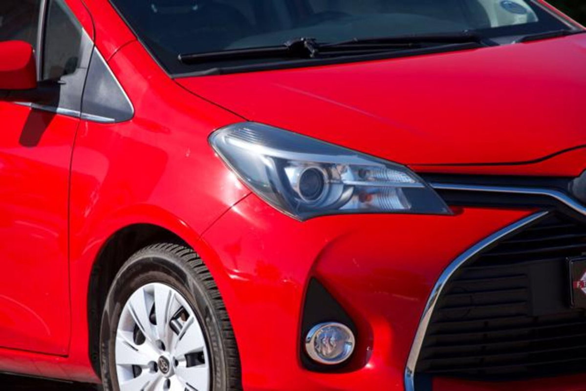 Toyota Yaris 1.0 5 porte Active (4)