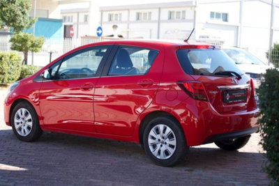 Toyota Yaris 1.0 5 porte Active (6)