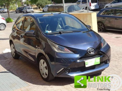 Toyota Aygo 1.0 VVT-i 69 CV 5 porte x-pure (3)