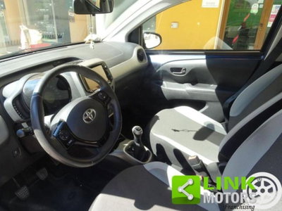 Toyota Aygo 1.0 VVT-i 69 CV 5 porte x-pure (7)