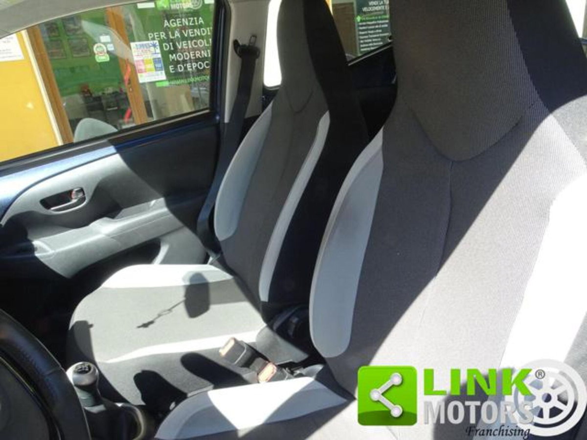 Toyota Aygo 1.0 VVT-i 69 CV 5 porte x-pure (8)