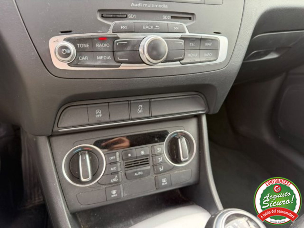 Audi Q3 2.0 TDI 120 CV Business (11)