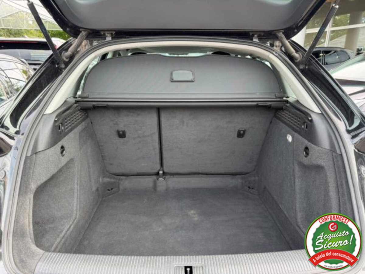 Audi Q3 2.0 TDI 120 CV Business (4)