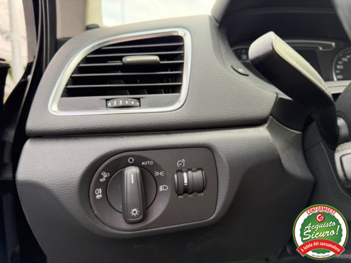 Audi Q3 2.0 TDI 120 CV Business (7)