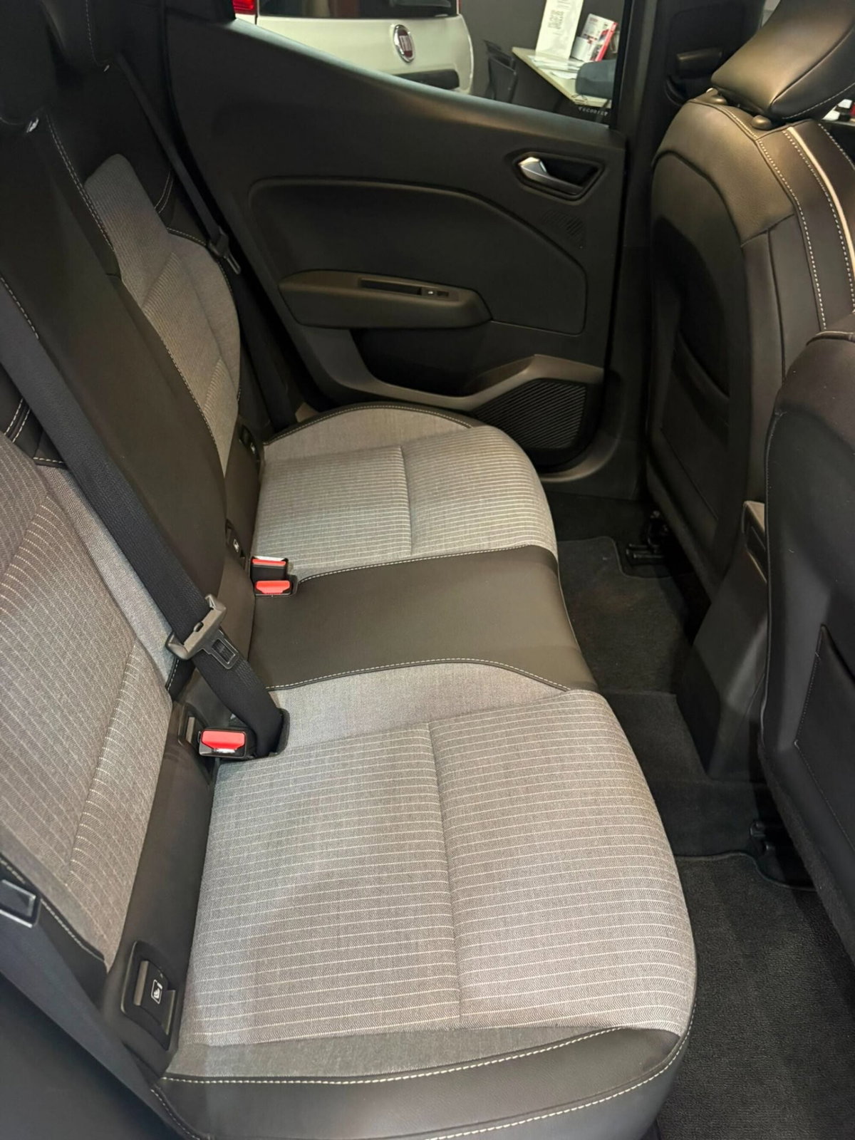 Renault Clio TCe 100 CV GPL 5 porte Techno (12)