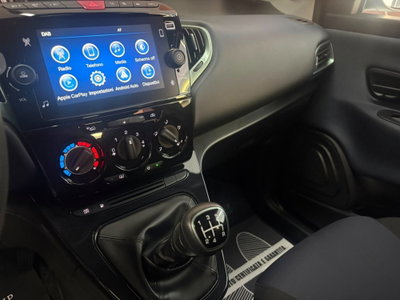 Lancia Ypsilon 1.2 69 CV 5 porte GPL Gold Plus (12)