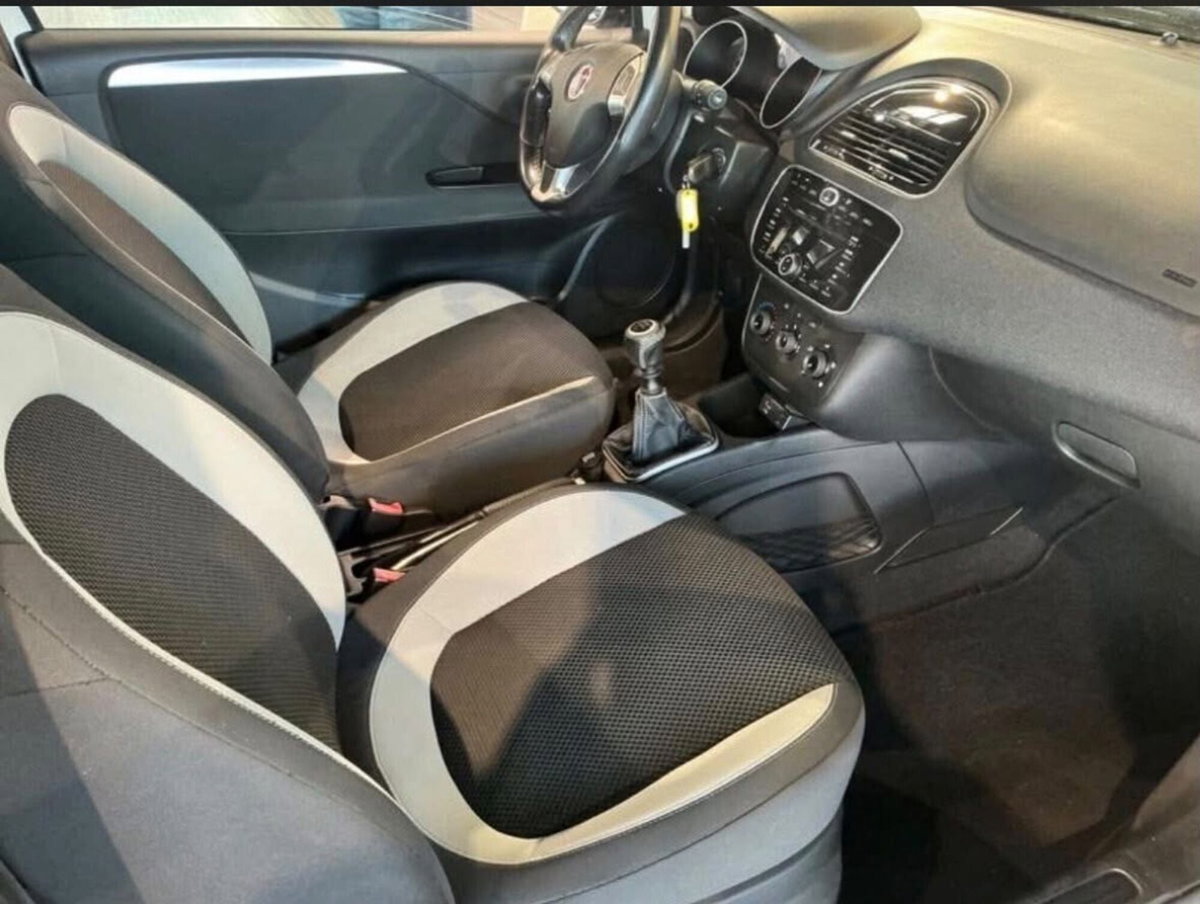 Fiat Punto 1.4 S&S 8V 3 porte Racing (2)