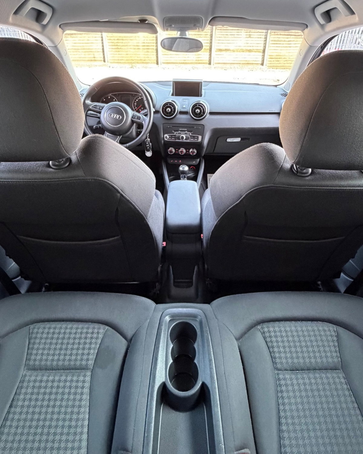 Audi A1 1.6 TDI Attraction (11)