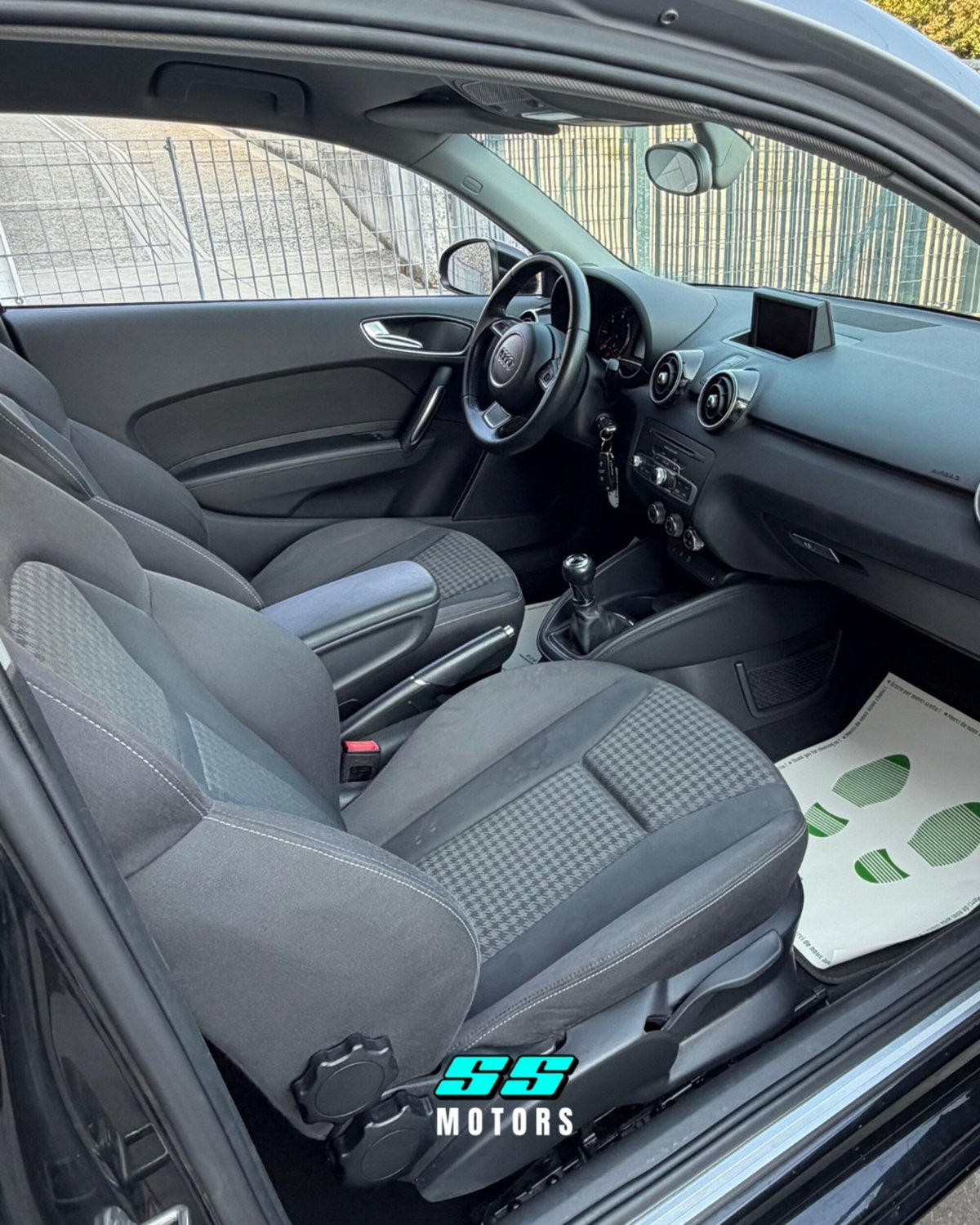 Audi A1 1.6 TDI Attraction (12)