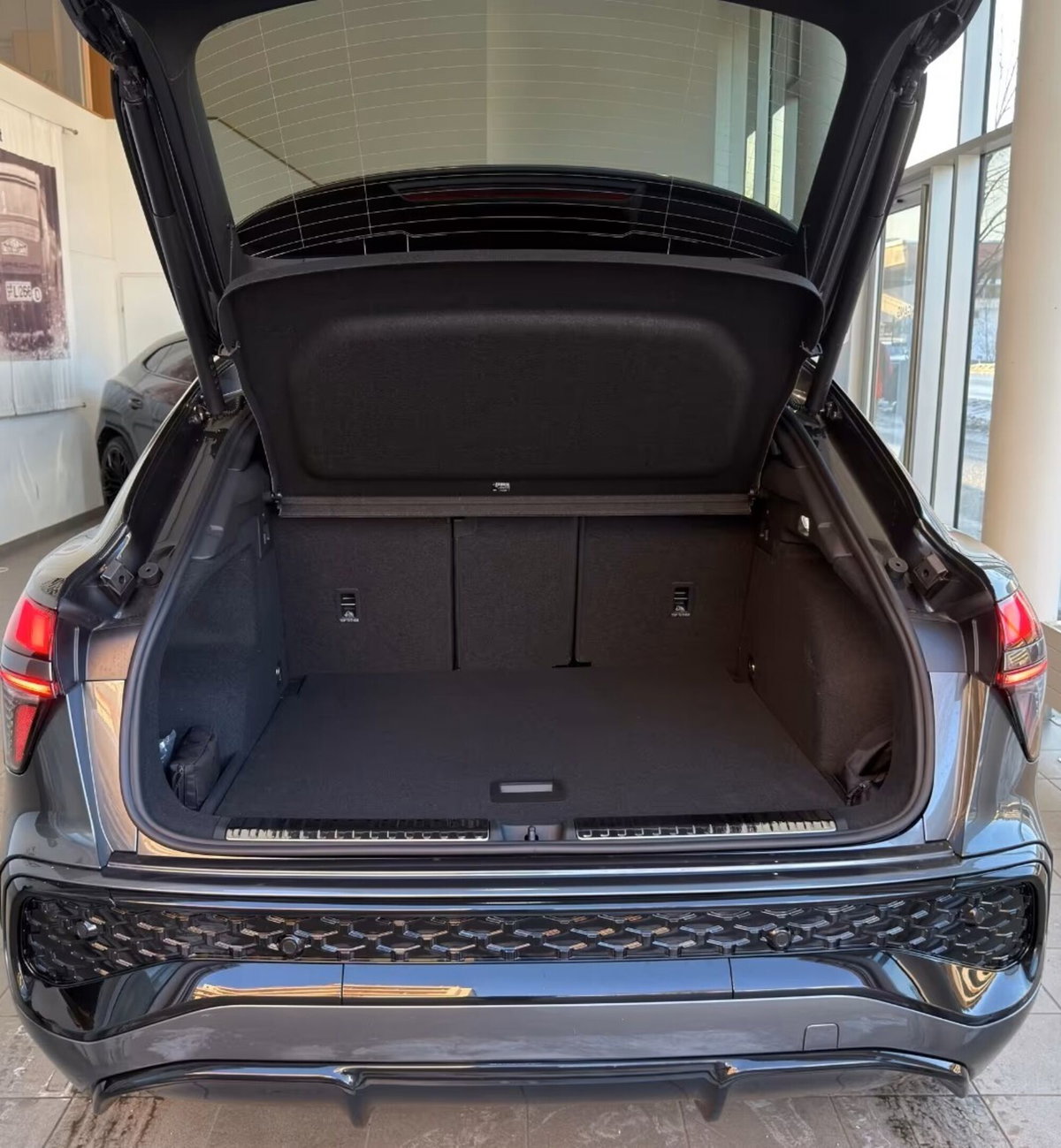 Audi Q3 Sportback 35 TDI quattro S tronic S line edition (4)