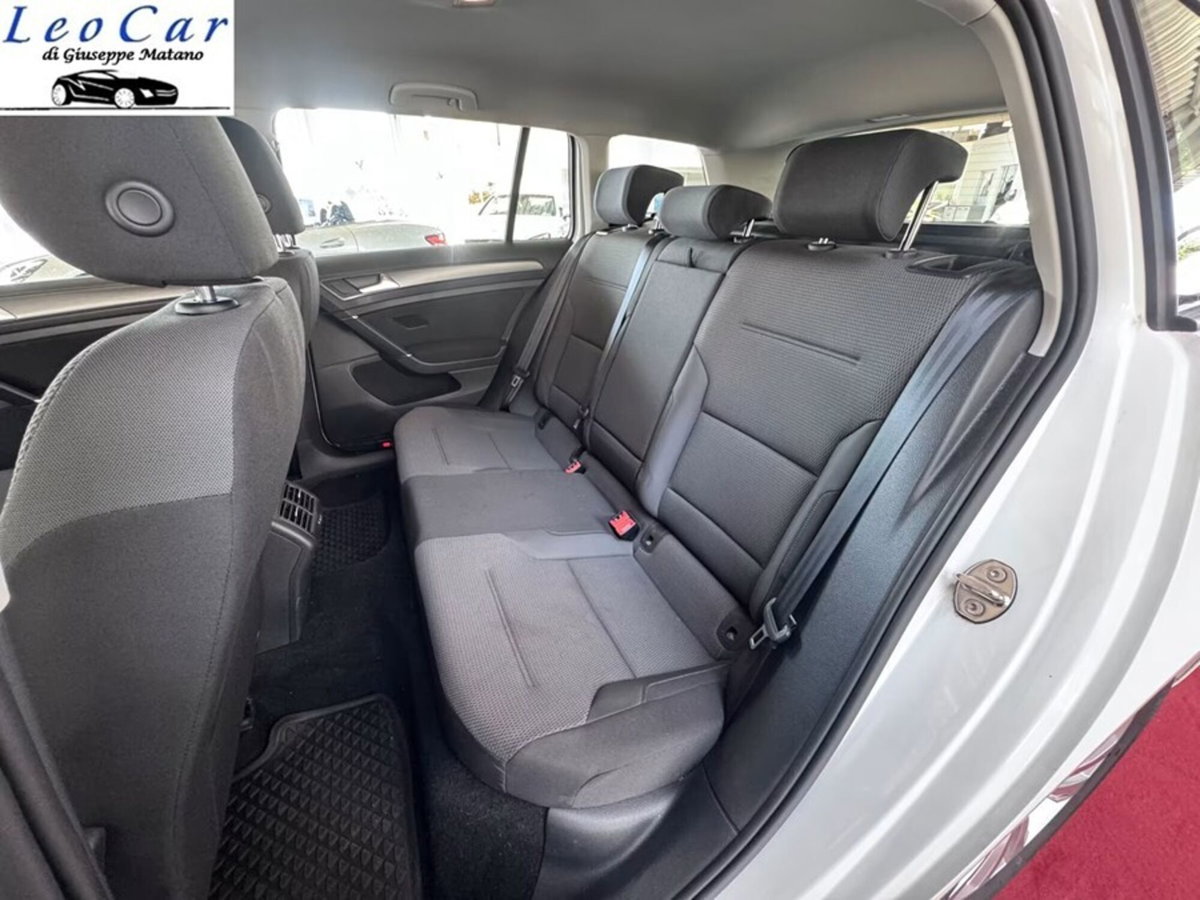 Volkswagen Golf Variant 1.5 TGI DSG 5p. Business BlueMotione Tech. (2)