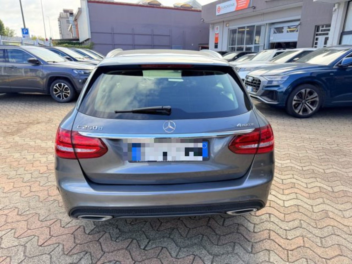 Mercedes-Benz Classe C Station Wagon 250 d 4Matic Automatic Exclusive (4)