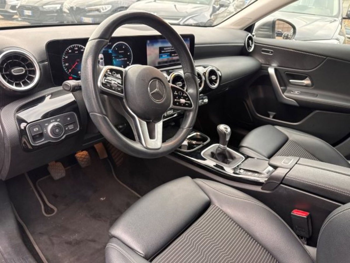 Mercedes-Benz Classe A Sedan 200 Automatic 4p. Premium (12)