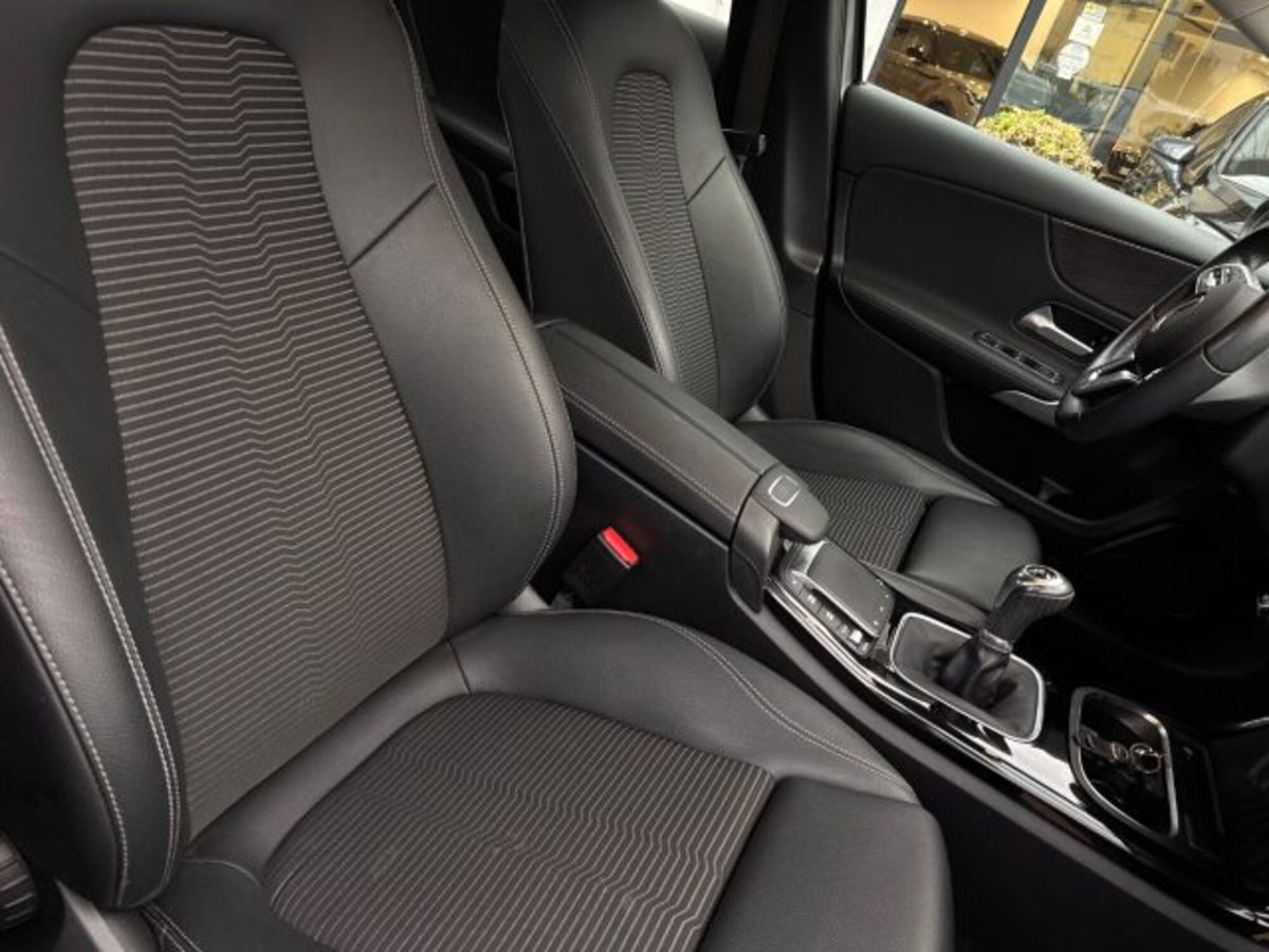 Mercedes-Benz Classe A Sedan 200 Automatic 4p. Premium (13)
