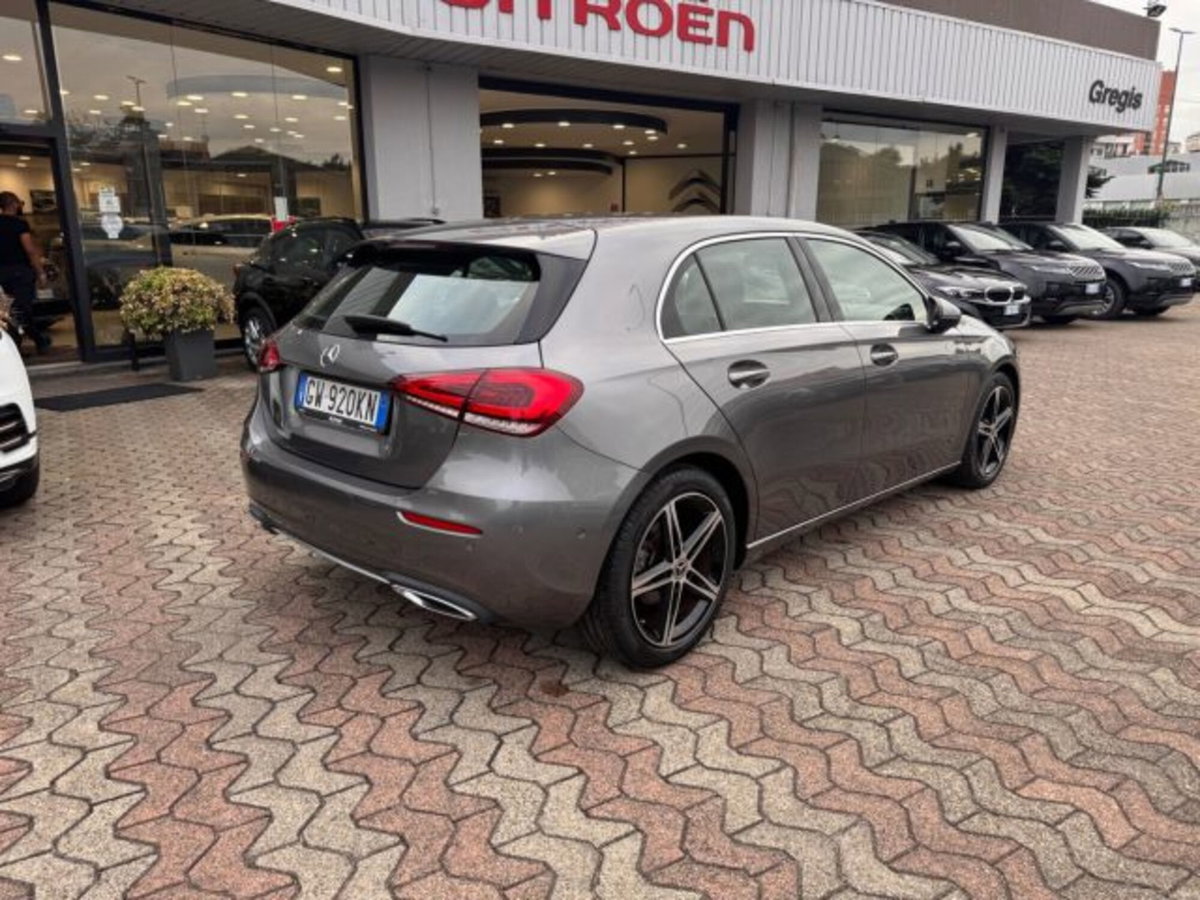 Mercedes-Benz Classe A Sedan 200 Automatic 4p. Premium (2)