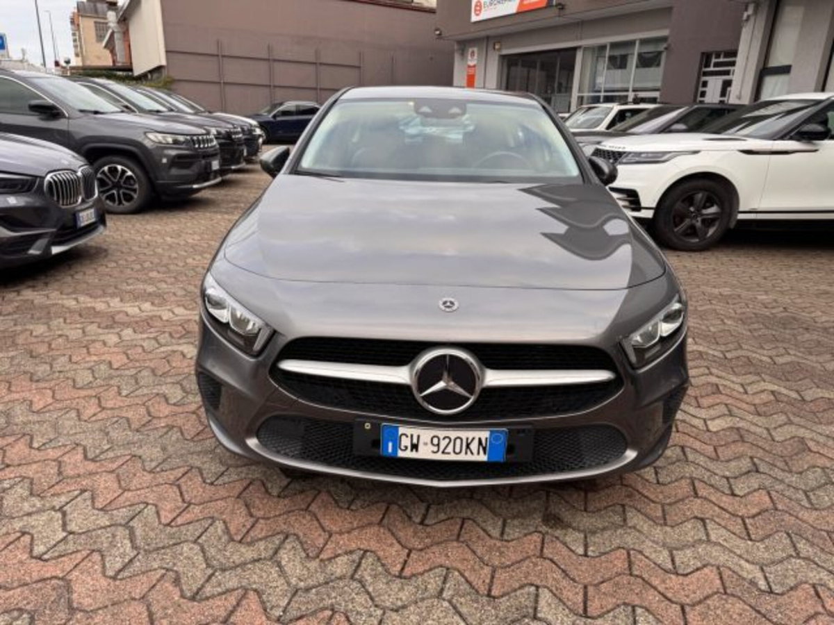 Mercedes-Benz Classe A Sedan 200 Automatic 4p. Premium (4)