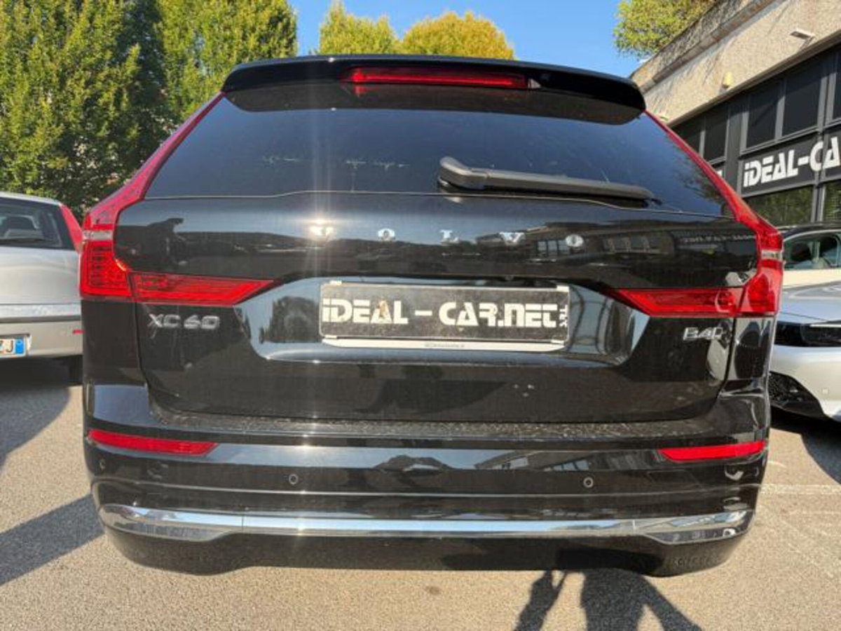 Volvo XC60 B4 (d) AWD automatico Plus Bright (5)