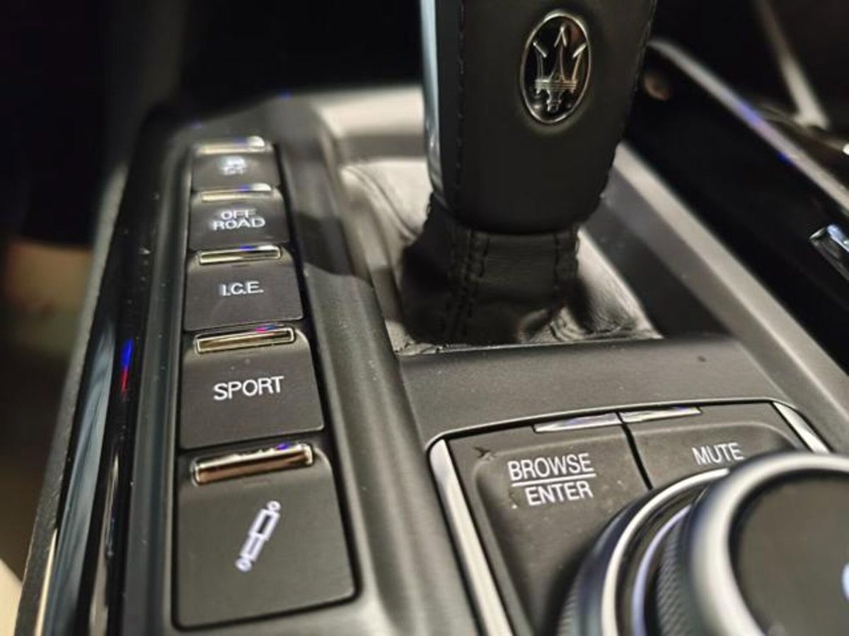 Maserati Levante Levante MHEV 330 CV AWD Executive (20)