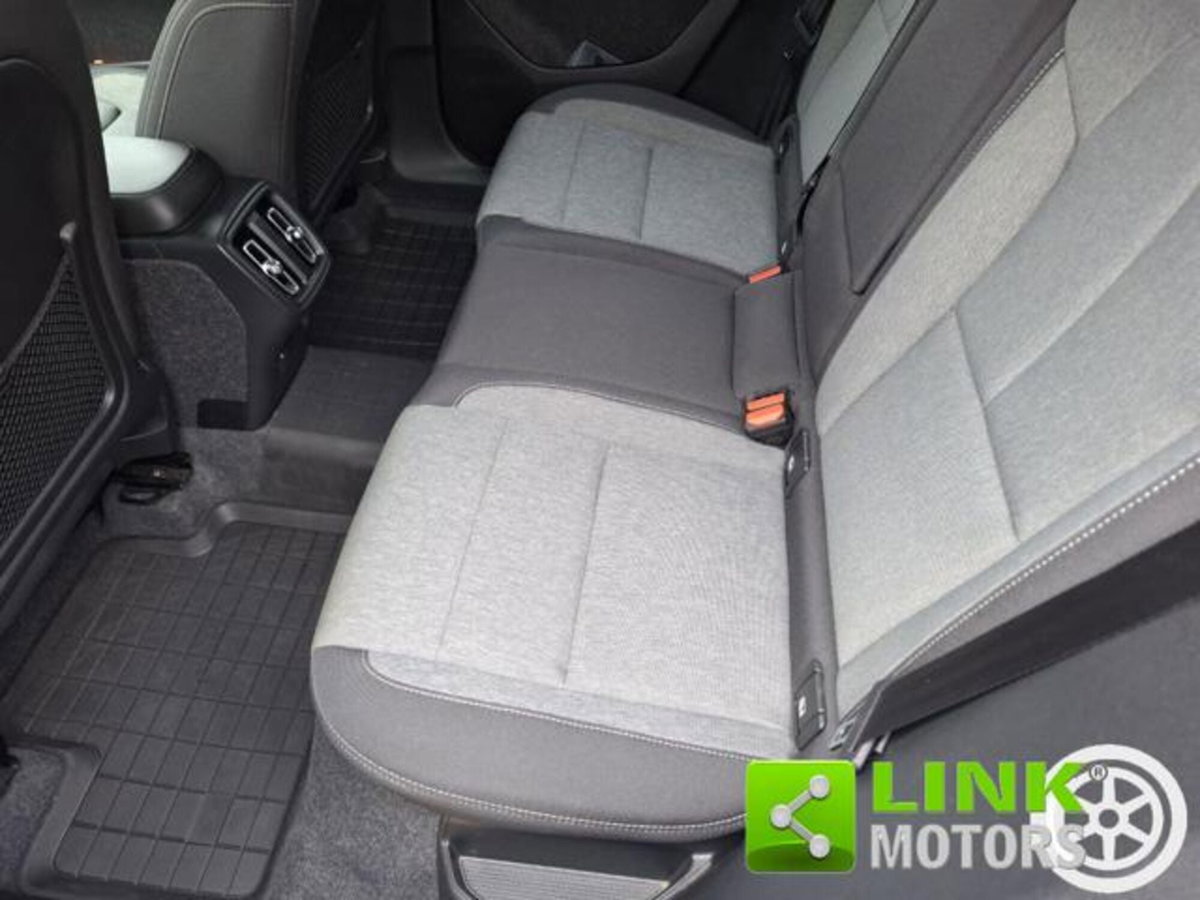 Volvo XC40 B3 automatico Essential (17)