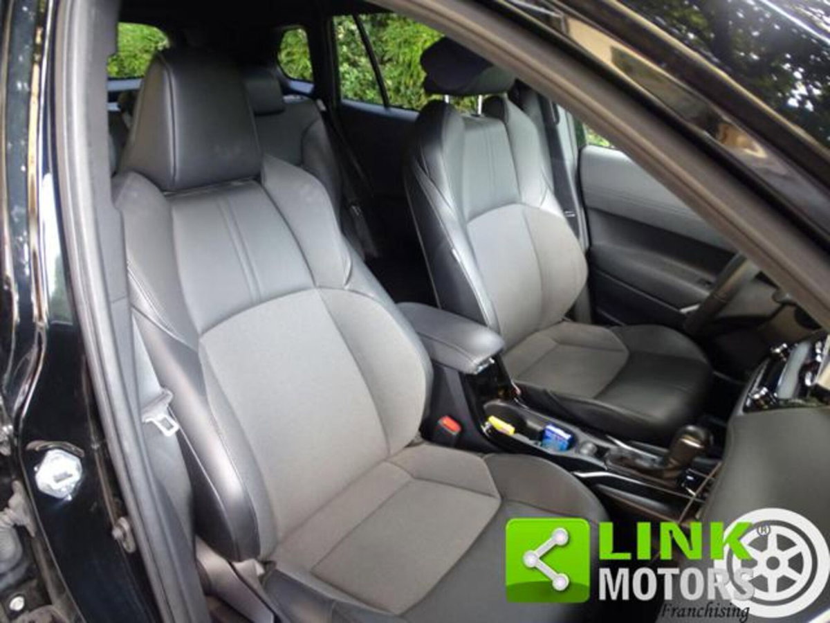 Toyota Corolla Cross Hybrid 1.8h Lounge 2wd 140cv e-cvt (18)