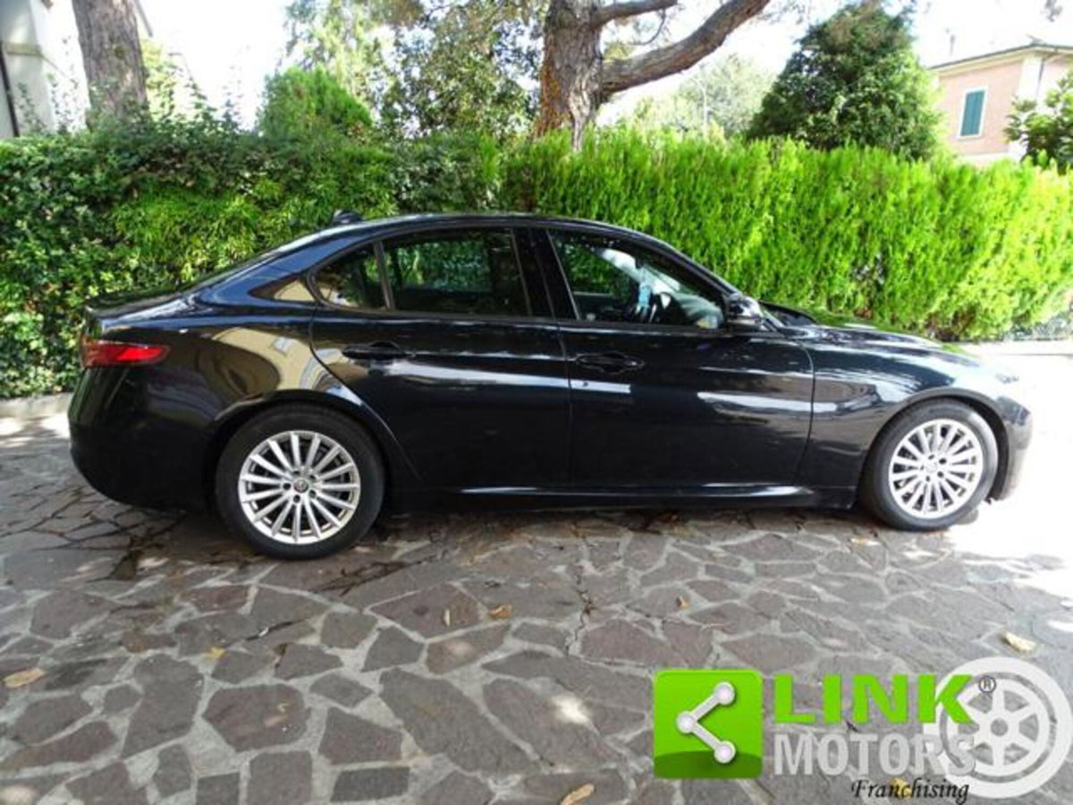 Alfa Romeo Giulia 2.2 Turbodiesel 180 CV AT8 Super (16)