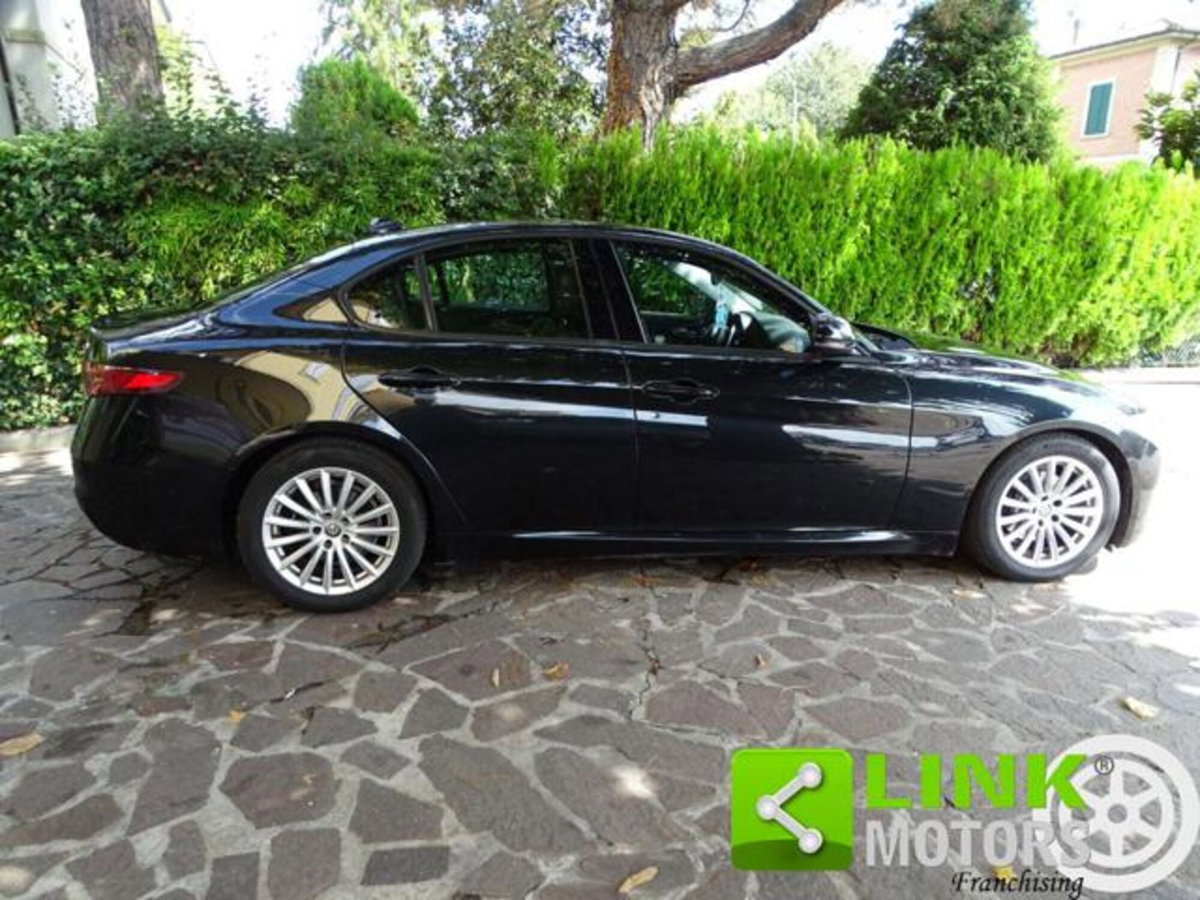 Alfa Romeo Giulia 2.2 Turbodiesel 180 CV AT8 Super (2)