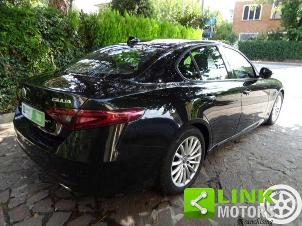 Alfa Romeo Giulia 2.2 Turbodiesel 180 CV AT8 Super (4)