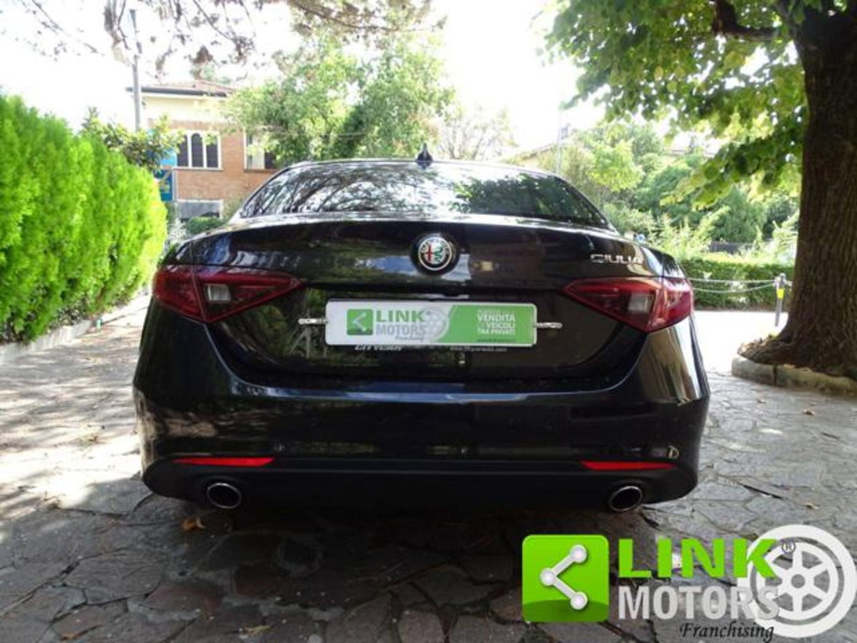 Alfa Romeo Giulia 2.2 Turbodiesel 180 CV AT8 Super (5)
