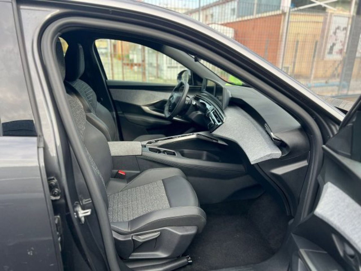 Peugeot 3008 1.2 hybrid Allure 145cv e-dcs6 (8)
