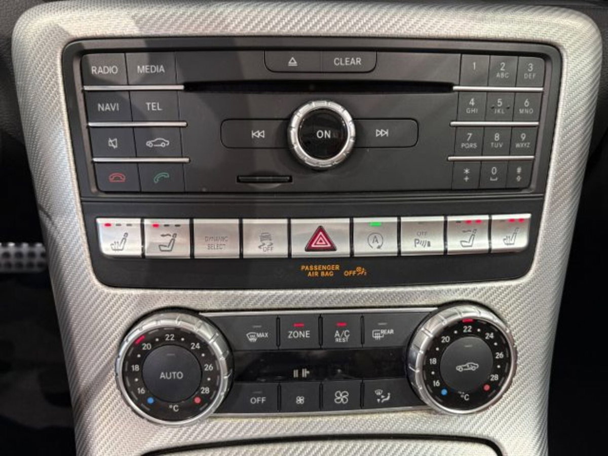 Mercedes-Benz SLC 250 d Premium (13)
