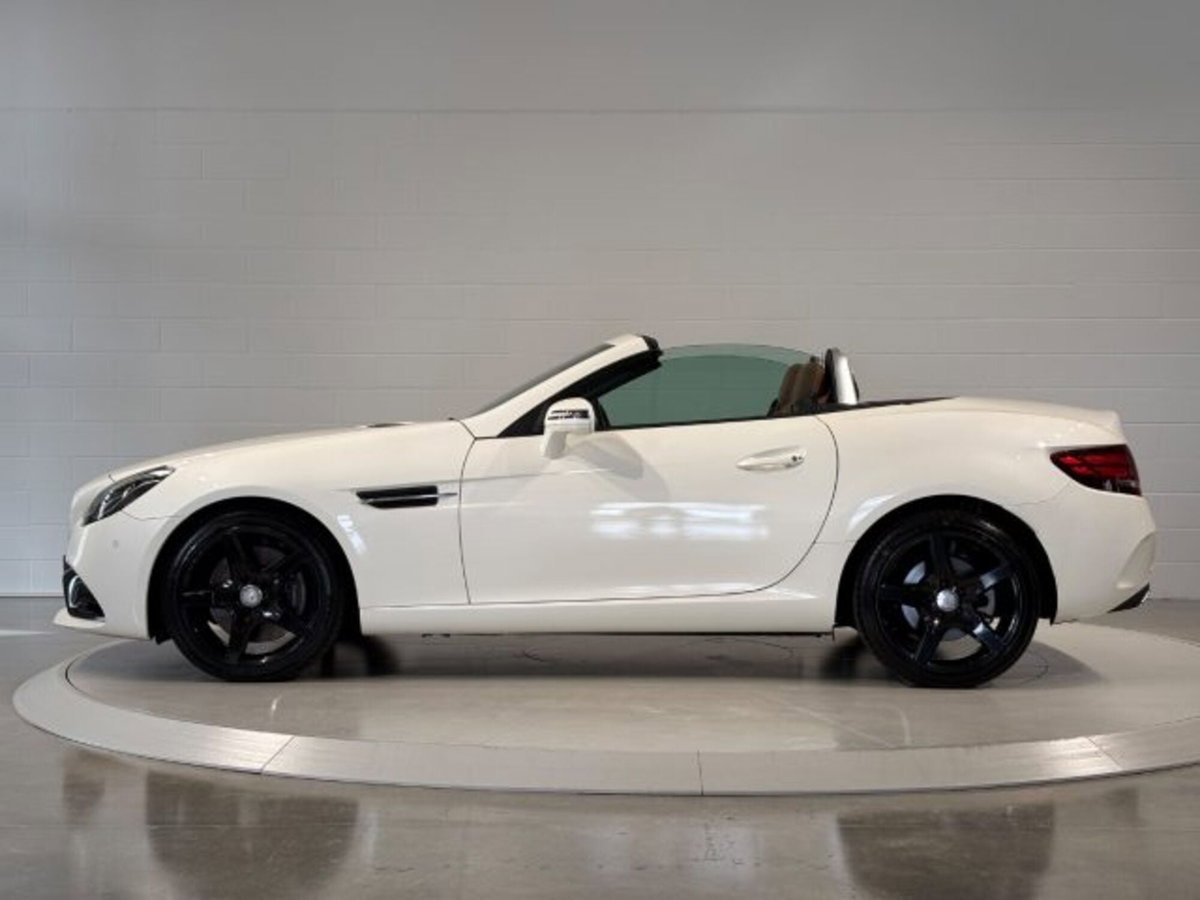 Mercedes-Benz SLC 250 d Premium (3)