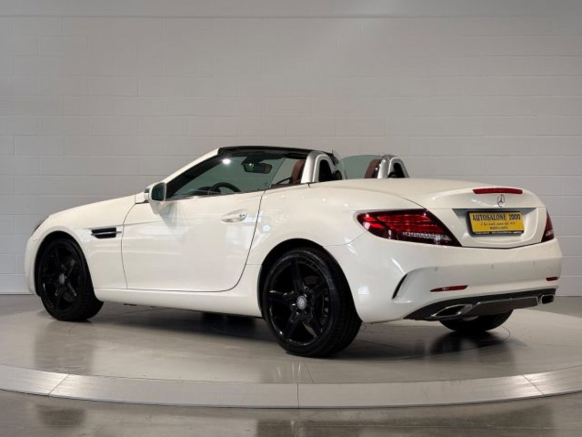 Mercedes-Benz SLC 250 d Premium (4)