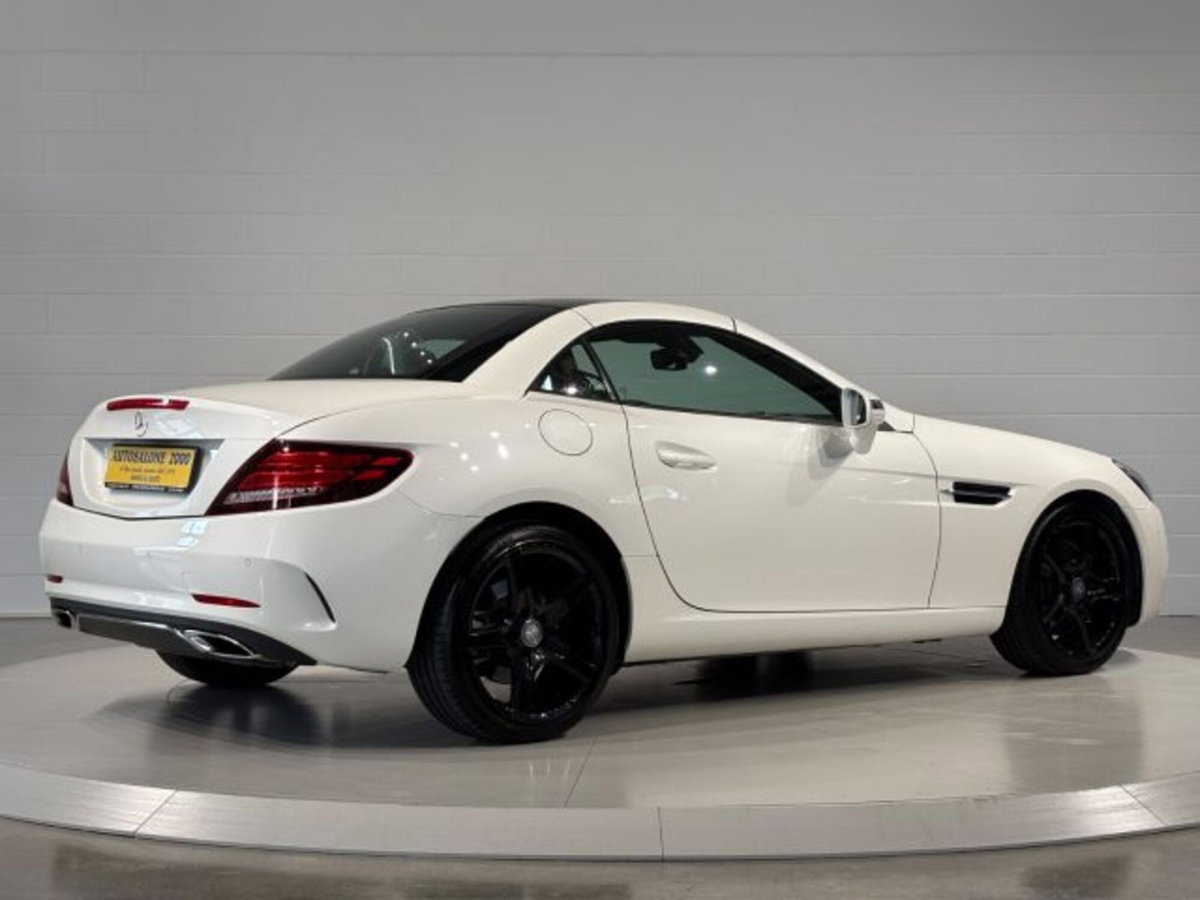 Mercedes-Benz SLC 250 d Premium (7)