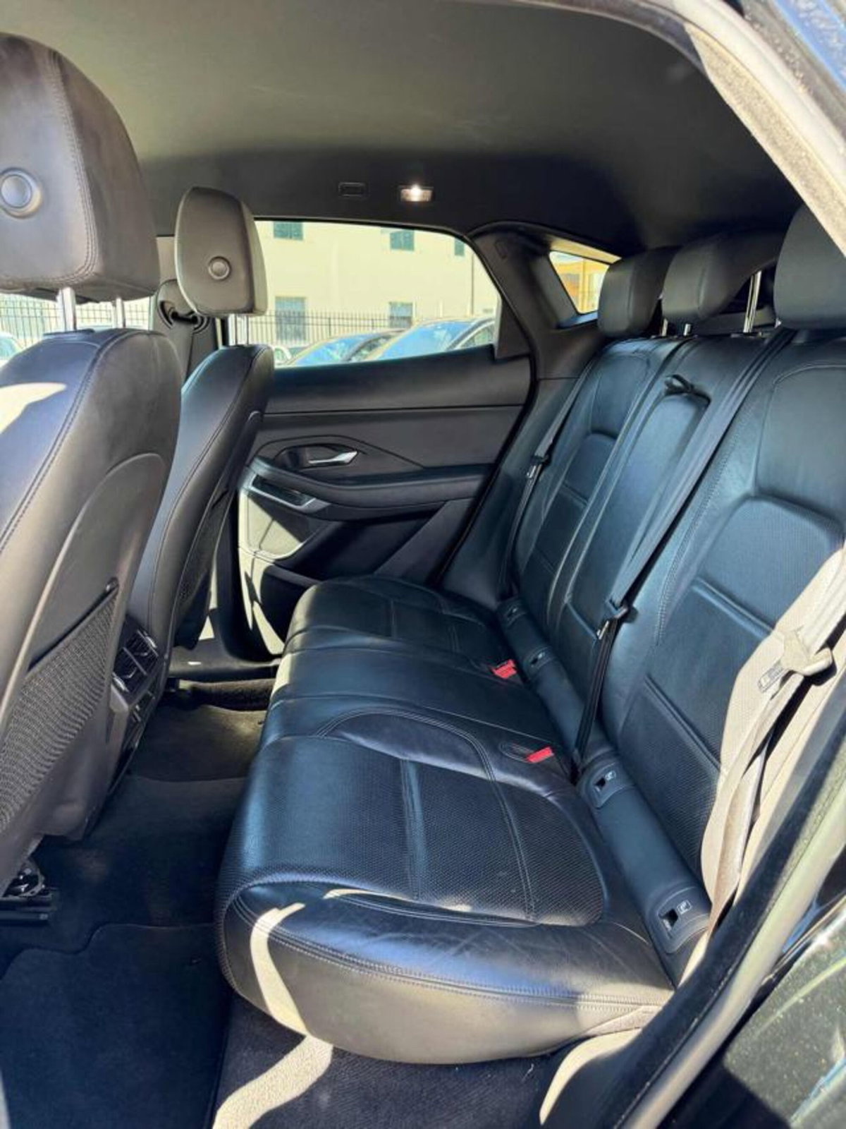 Jaguar E-Pace 2.0D 150 CV AWD (15)