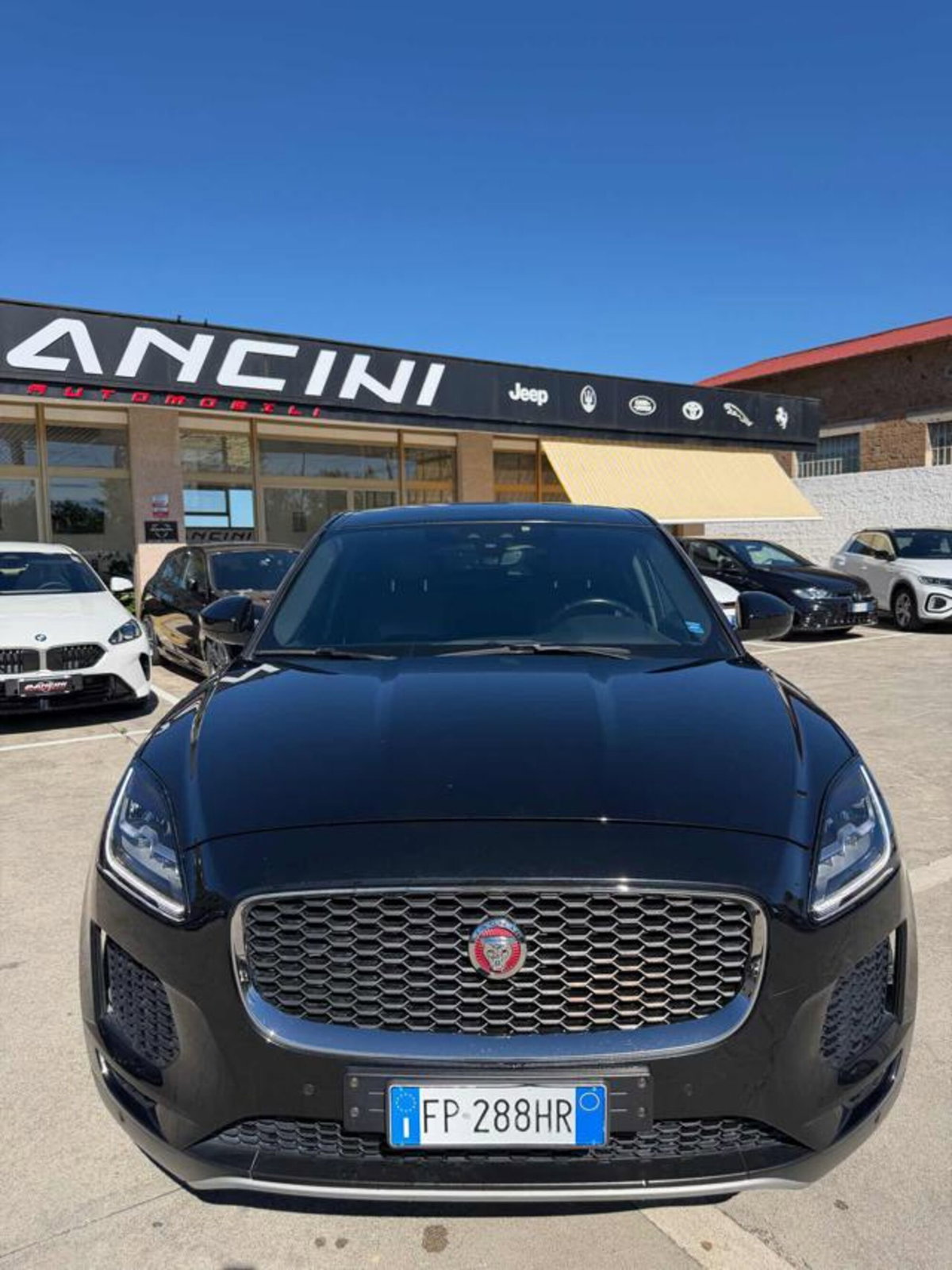 Jaguar E-Pace 2.0D 150 CV AWD (2)