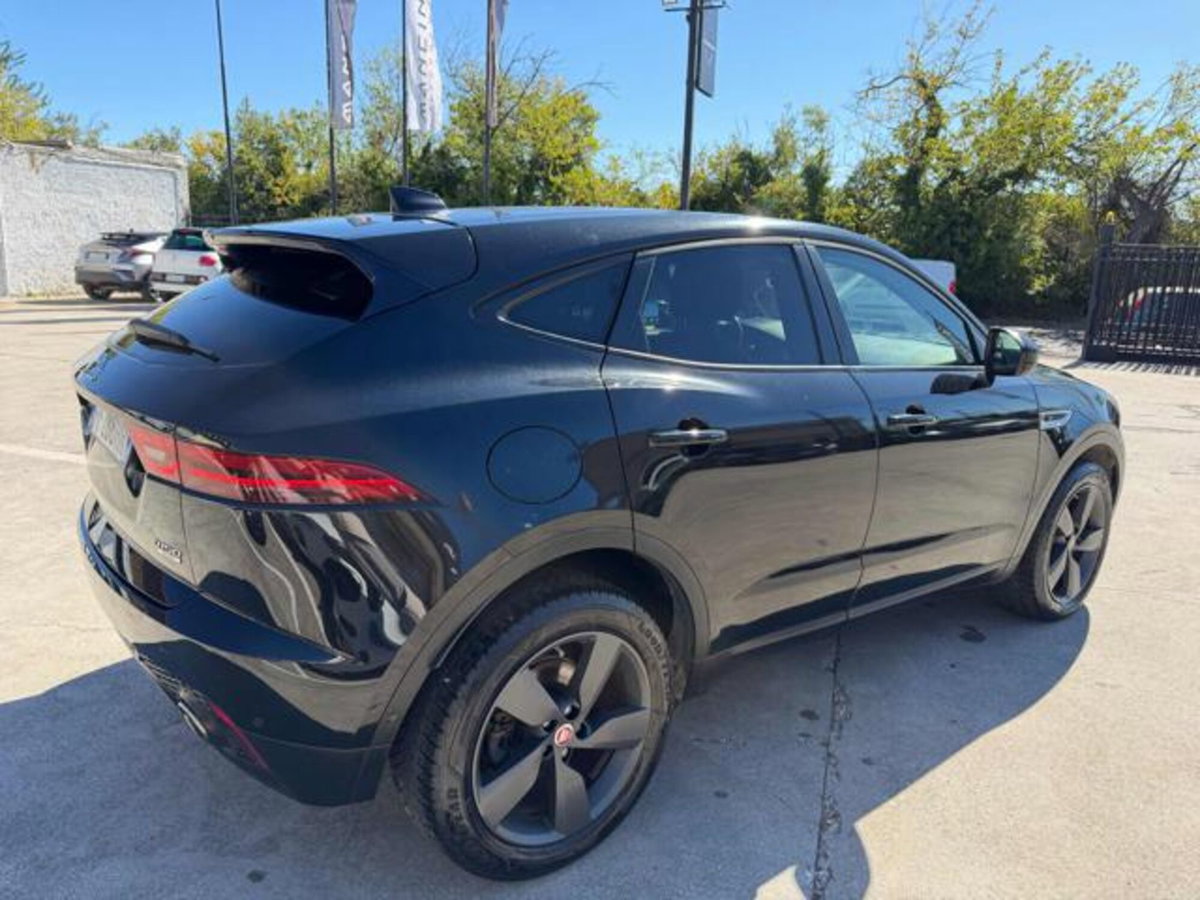 Jaguar E-Pace 2.0D 150 CV AWD (4)