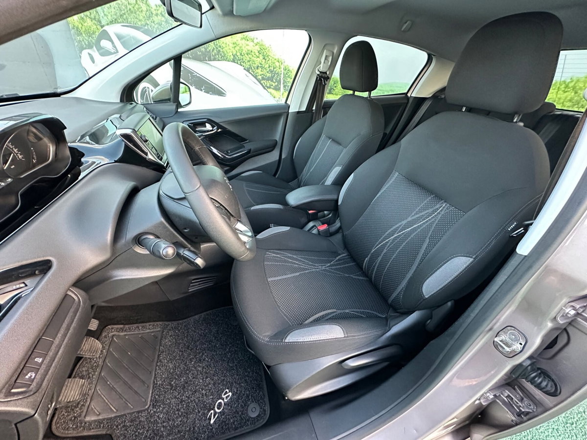 Peugeot 208 VTi 82 CV 5 porte Allure (7)