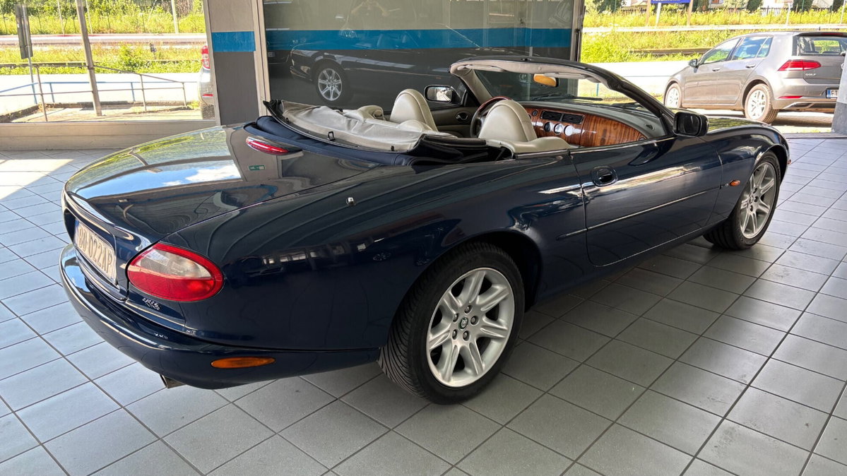 Jaguar XK 5.0 V8 Convertibile (3)