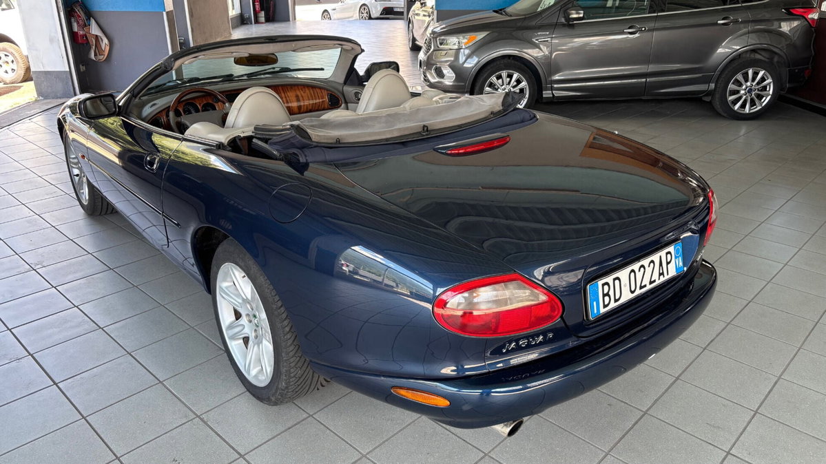 Jaguar XK 5.0 V8 Convertibile (4)
