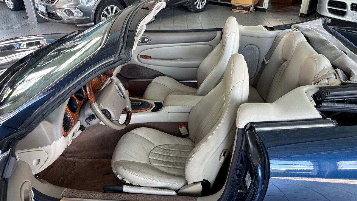 Jaguar XK 5.0 V8 Convertibile (5)