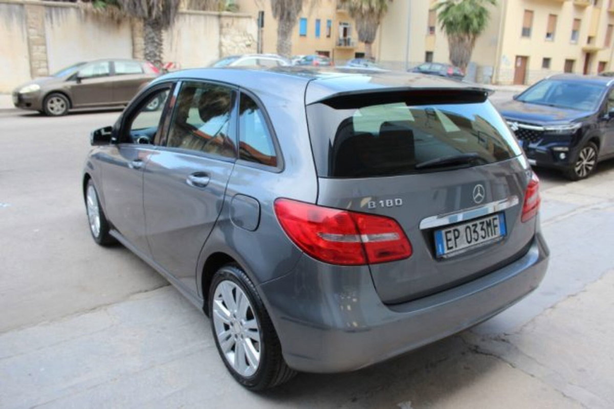 Mercedes-Benz Classe B 180 CDI Executive (3)