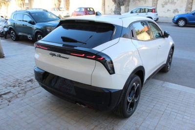 Alfa Romeo Junior 1.2 ibrida 145cv edct6 (2)